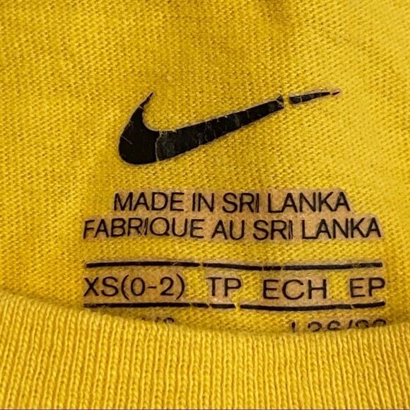 Vintage Nike Livestrong Women’s Fitted Tee Yellow Size XS - Picture 3 of 9